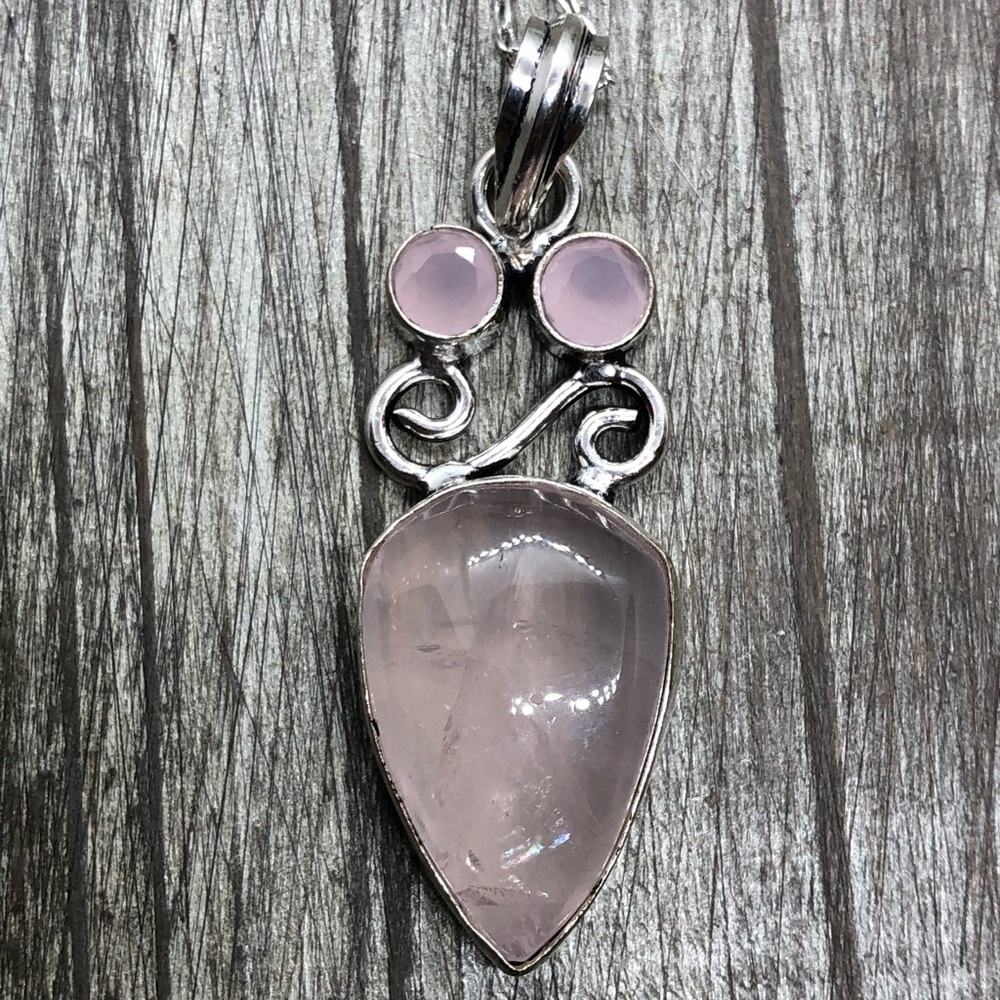 Rose quartz pendant on sliver 925 stamped chain